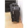 Image 7 : (2) Travel Luggage Suitcases 26'' x 16'' and 19'' x 12''