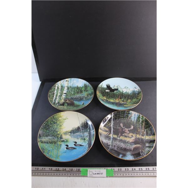(4) Wildlife Pattern Decorative Plates