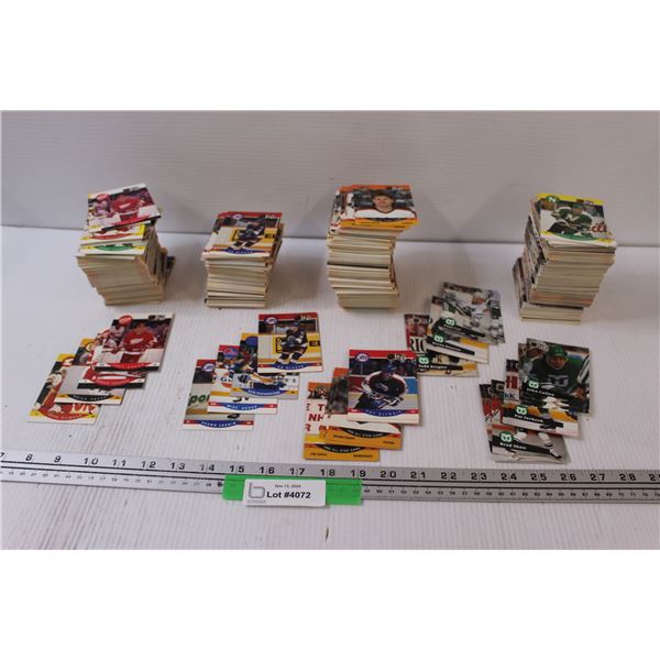 (100+) Hockey Trading Cards - Assorted