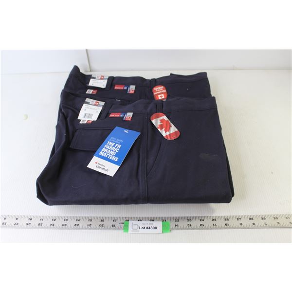 (2) Pair Big Bill 6-Pocket Cargo Pants Size 40/32 - Navy (NIB)