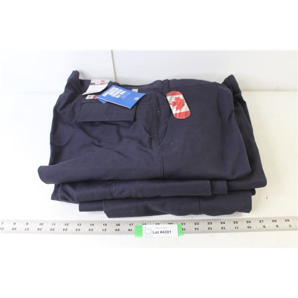 (3) Pair Big Bill 6-Pocket Cargo Pants Size 40/32 - Navy (NIB)