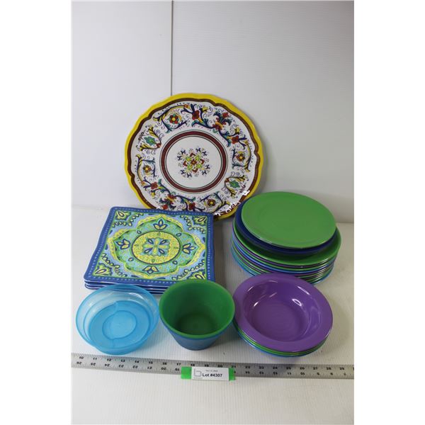 Assorted Plastic Dishes (Platters, Large Plates, Medium Plates, Bowls)