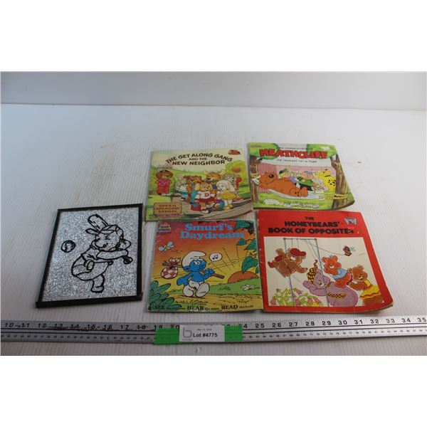 Winnie the Pooh Wall Decor and (4) Kids Books - Smurf's Daydream, Heathcliff and The Get Along Gang 