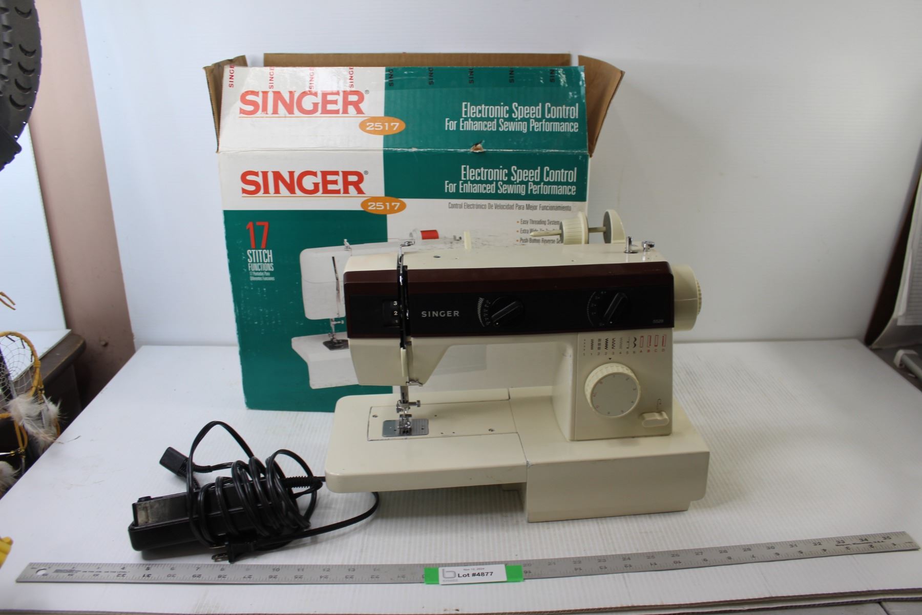 Singer Electronic Sewing Machine - tested Powers On - Bodnarus ...