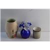 Image 4 : (2) Vases and a Hand Painted Glass