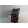 Image 2 : Caboose Bird House - CN