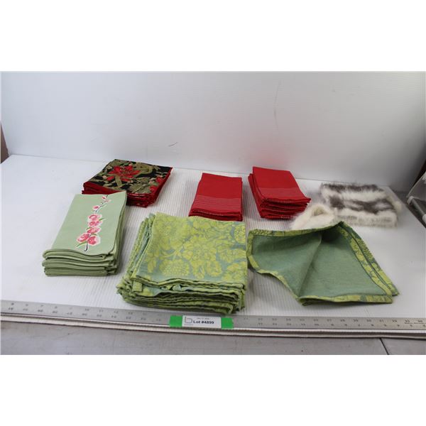 Tablecloths and Placemats, Fur Toque