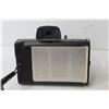 Image 6 : (4) Polaroid Cameras/Camera Equipment