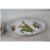 Image 3 : Royal Worcester Evesham Tray and Casserole Dish