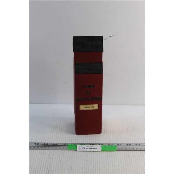 Fine Canadian Rye Whisky - Spirit of Saskatchewan 1905-1990 Decanter