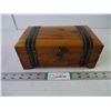Image 1 : Wooden Jewelry Box with Trinkets