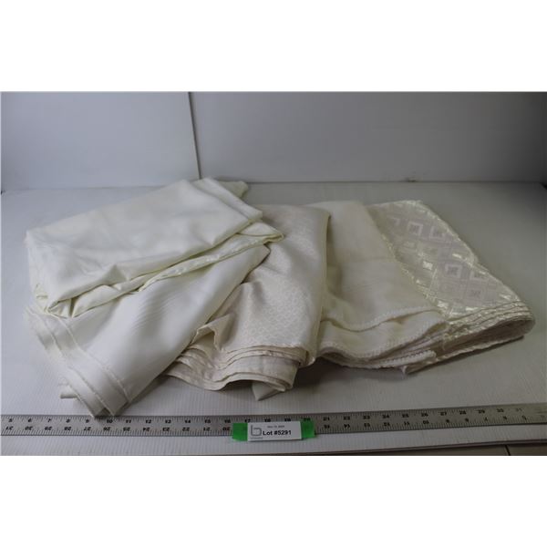 (4) Round Table Cloths (90" Dia, 58" Dia, 62" Dia, 58" Dia), (1) Rectangular Table Cloth 68" x 100"