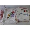 Image 2 : Assorted Place Mats, Napkins, Doilies, Table Coverings