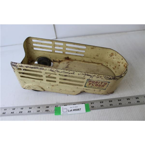 Lincoln Pressed Steel Stock Trailer "Purity Flour For All Your Baking" 12" Length