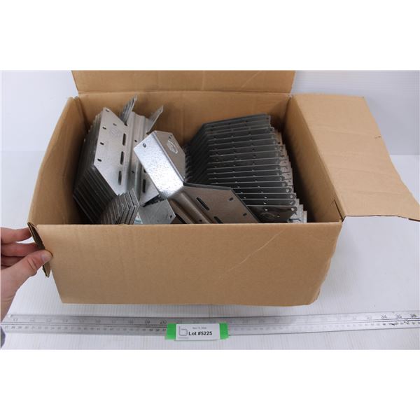 Box Of (28) Angled Joist Brackets