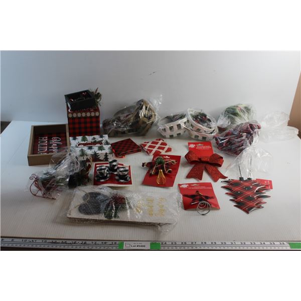 Christmas Decor, Ornaments and Storage Boxes