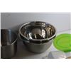 Image 6 : Munchkin Wipe Warmer, Aluminium Bowls and a Bear Piggy Bank