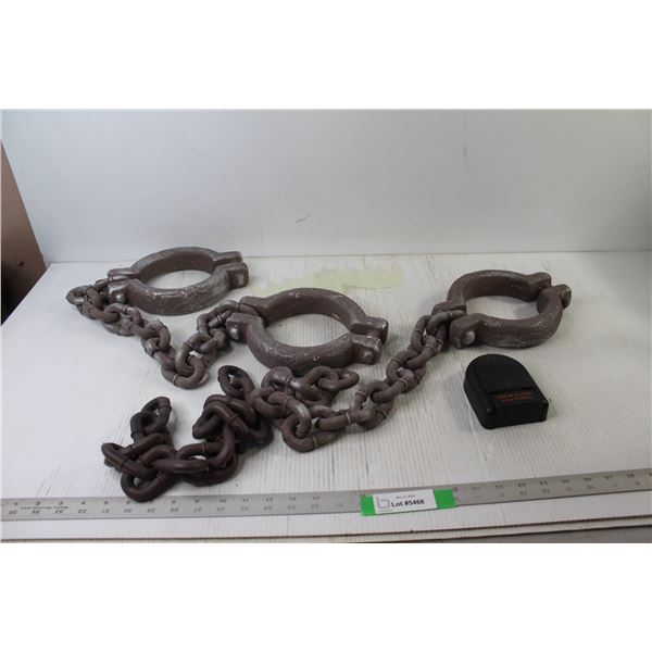 Plastic Chains, Bat decoration,