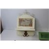 Image 4 : Coat hanger, Tray, (2) Swan Dishes, Planter Hanger