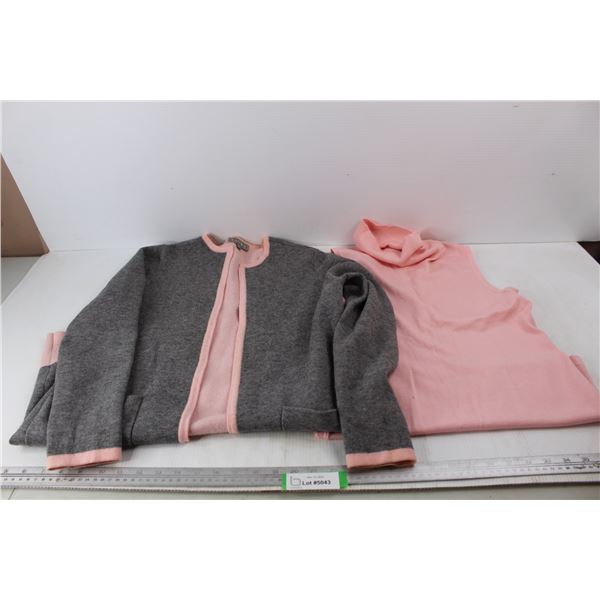 Women's Laura Short Sleeved Turtleneck Top w/ Matching Sweater- Both Size Small