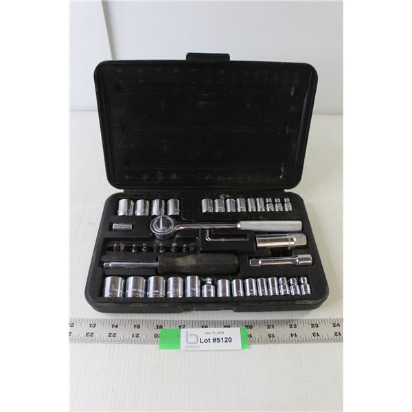 Mastercraft Socket & Screwdriver Set With Plastic Molded Case 11" x 7"