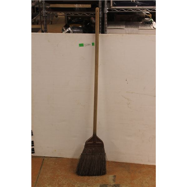 Fuller Train Broom