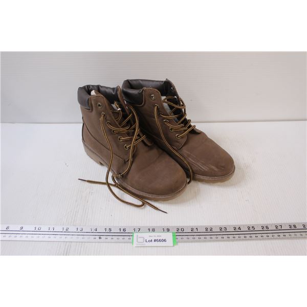 Pair of Winter Boots - Size 8
