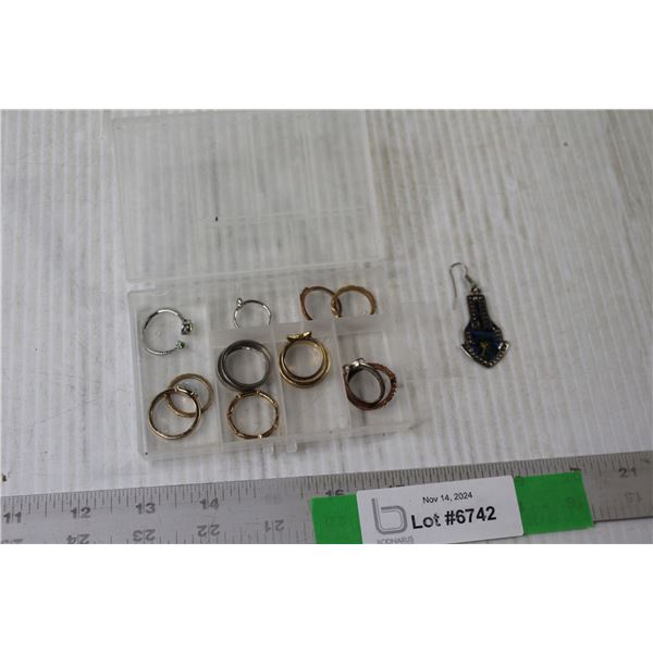 Costume Rings, Pendant