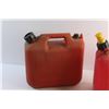 Image 3 : (2) 9.4 L Plastic Jerry Gas Cans