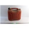 Image 1 : 23 L Plastic Jerry Gas Can - Damaged