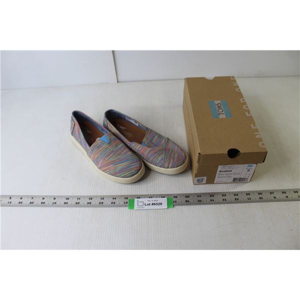 Toms Avalon Pair Women's Shoe - Size 6 (NIB)