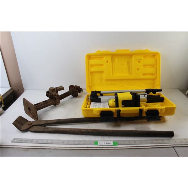 Rotary Laser Level - tested Powers On, Bolt Cutters,