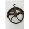 Image 2 : Vintage Metal Wheel Pully w/ No. 3 Vintage Workbench Vice