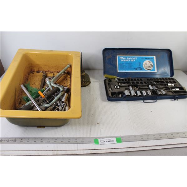Socket Set - As Is, Assorted Tools, Oiler