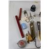 Image 4 : Hanging Weight Scale, Scissors, Chisel, Nutcracker, Level