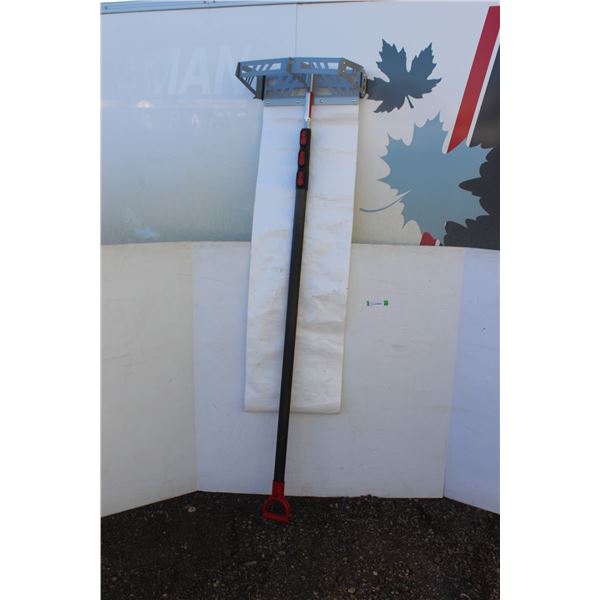 ** Roof Snow Rake - Adjustable - 7ft to 20ft