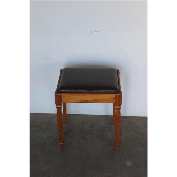 *** Vintage Sewing Stool - 15" x 17" x 19"