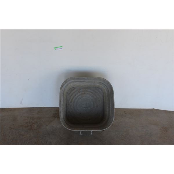 *** Galvanized Washtub - 19" x 12"