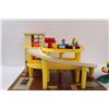 Image 5 : Vintage Fisher Price Parking Garage & Cars Set