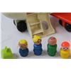Image 3 : Vintage Fisher Price Airplane & People - Airplane Tail Wing is Broken
