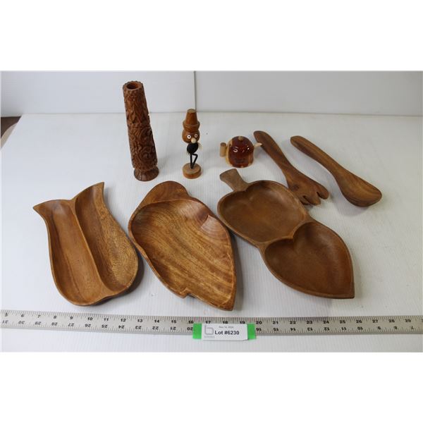 (3) Vintage Wood Platters, Vintage Wood Spoon Holders, Wood "Rings & Things" Teapot Jewelry Holder, 