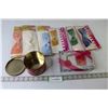 Image 1 : (6) Vintage Fashion Bows, Vintage Compact Mirror & Key Ring Set (NIB), Decorative Tin