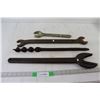 Image 1 : (3) Wrenches, Auger Bit