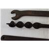 Image 4 : (3) Wrenches, Auger Bit