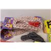 Image 3 : Toy Guns and Jump Rope