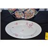 Image 3 : JAPANESE IMARI CHARGER & PORCELAIN PLATTER (2 PCS) (DOES NOT INCLUDE STAND)