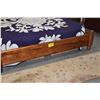 Image 1 : MARTIN & MACARTHUR KING SIZE KOA PUNEE (77 1/2" X 90 12", INSIDE 72" X 84 3/4")