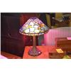 Image 2 : TIFFANY STYLE TABLE LAMP (21")