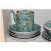 Image 2 : VINTAGE FAMILLE ROSE TURQUOISE BOWLS, PLATES, TEAPOT & COVERED DISH (16 PCS)