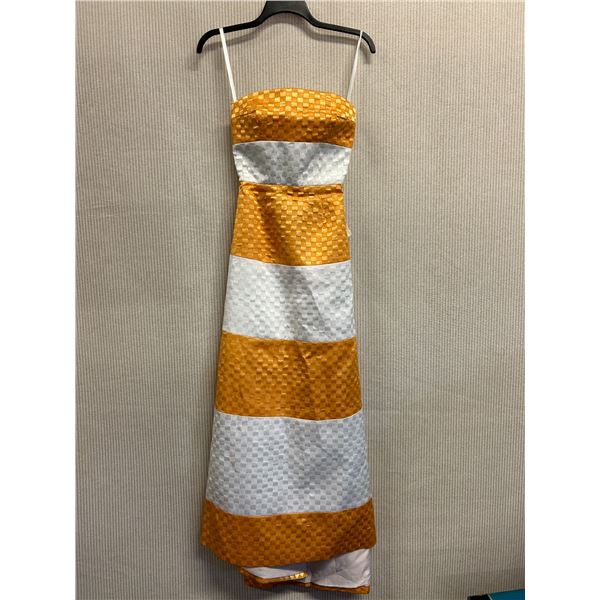 Woven Cocktail Wave Gown, Gold & White, Size 4, New with Tag (Orig. Retail $2250)